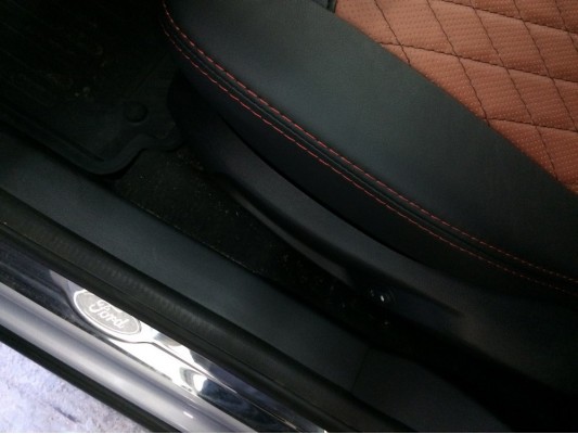 Авточехлы на Ford Mondeo 4