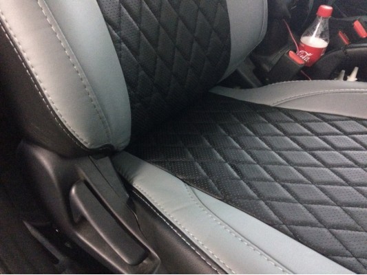 Авточехлы на Peugeot 4007