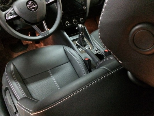 У вас другая модель авто? Каркасные авточехлы пошить сможем!